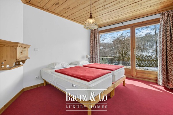 photo 17 Spacious chalet with panoramic mountain views